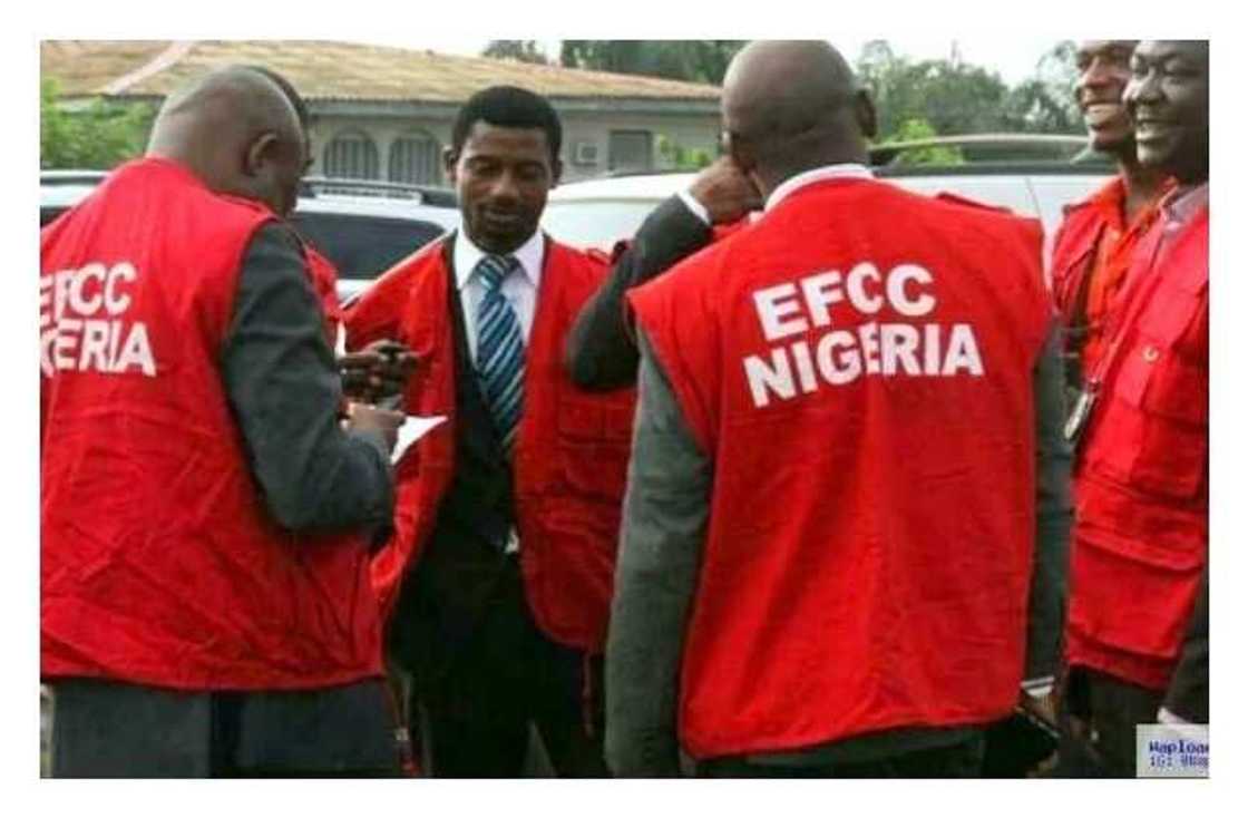 Don’t allow indicted APC members go unpunished, Nigerian write open letter to Buhari Don’t allow indicted APC members go unpunished, Nigerian write open letter to Buhari