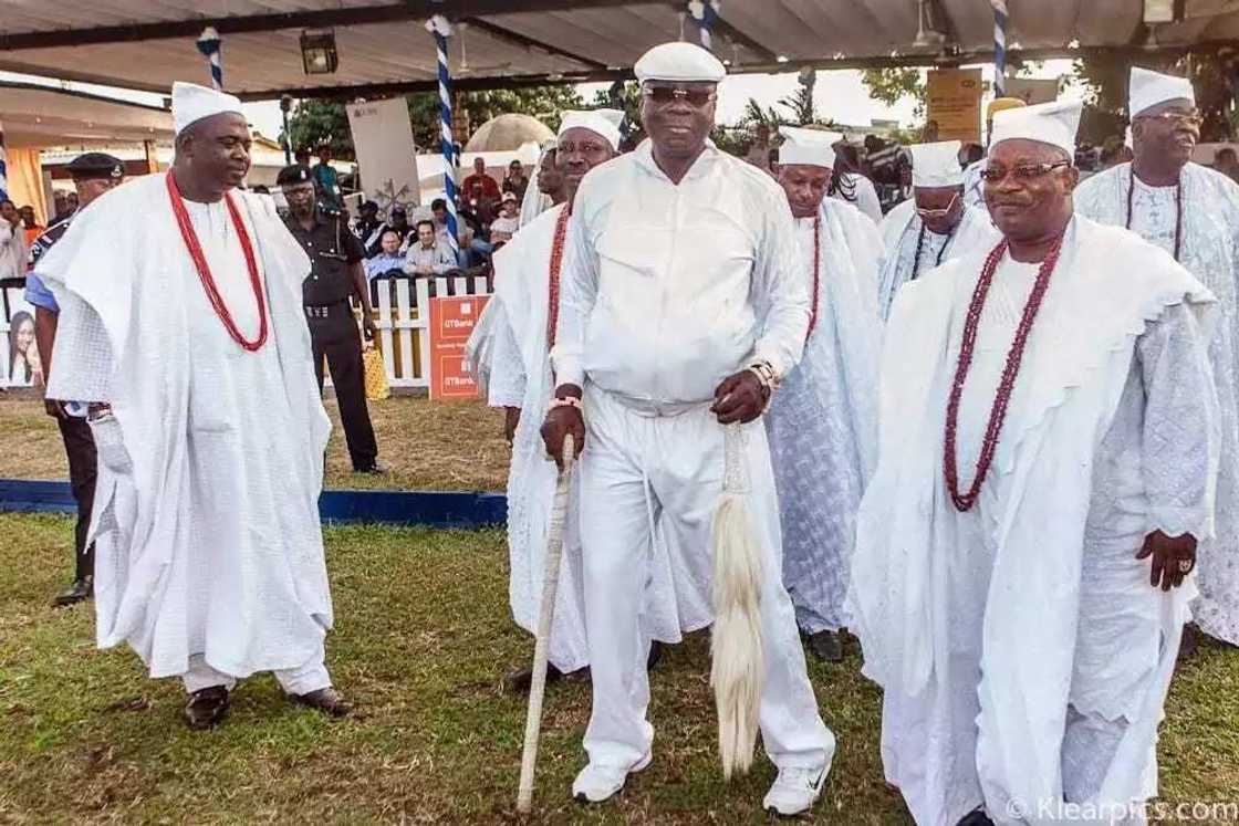 Sarakuna 5 da suka fi iya kwalliya Sarakuna 5 da suka fi iya kwalliya