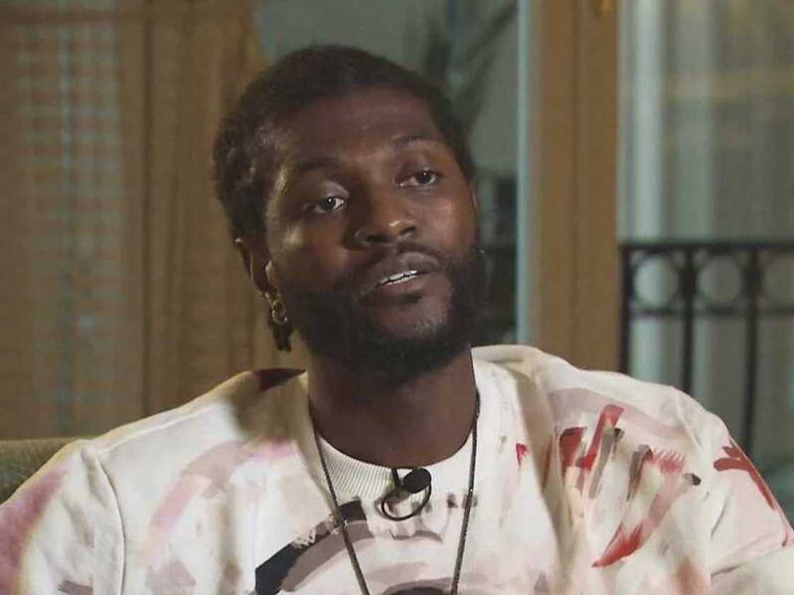 Abubuwa 10 da suka sa Emmanuel Adebayor ya musulunta Abubuwa 10 da suka sa Emmanuel Adebayor ya musulunta