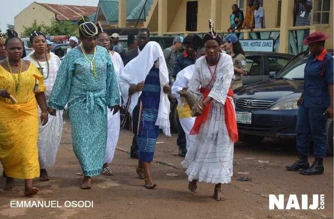 Arugba appears as Osun Osogbo Festival hots up Arugba appears as Osun Osogbo Festival hots up