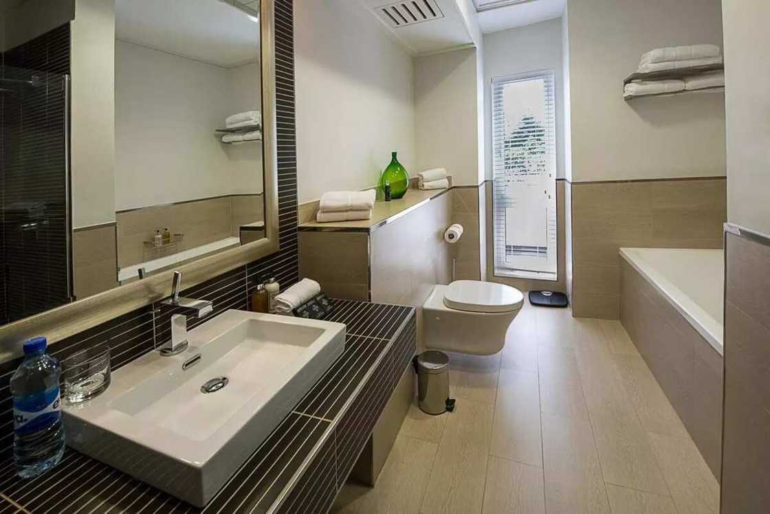A convinient bathroom A convinient bathroom