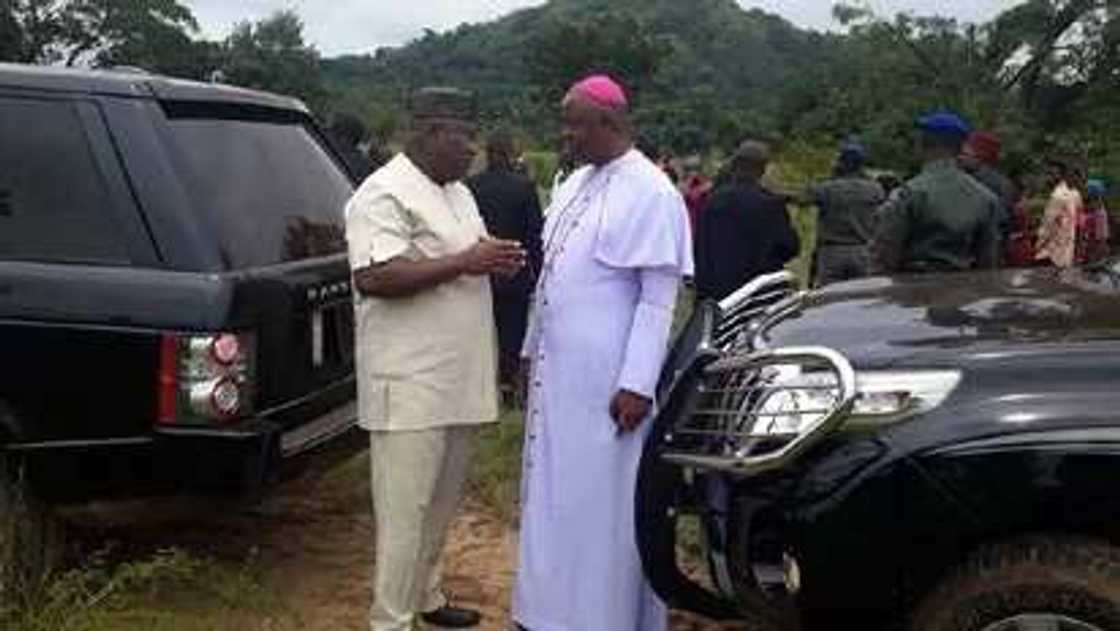 Ugwuanyi moved to tears again after Fulani herdsmen attack Ugwuanyi moved to tears again after Fulani herdsmen attack