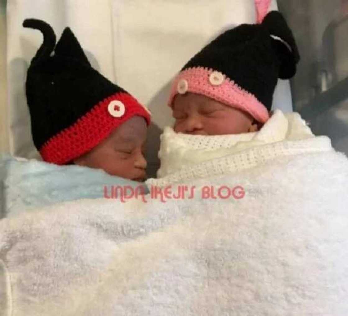 Yan sanda sun kama wata mata da gawar jarirai 2 cikin firjin Yan sanda sun kama wata mata da gawar jarirai 2 cikin firjin