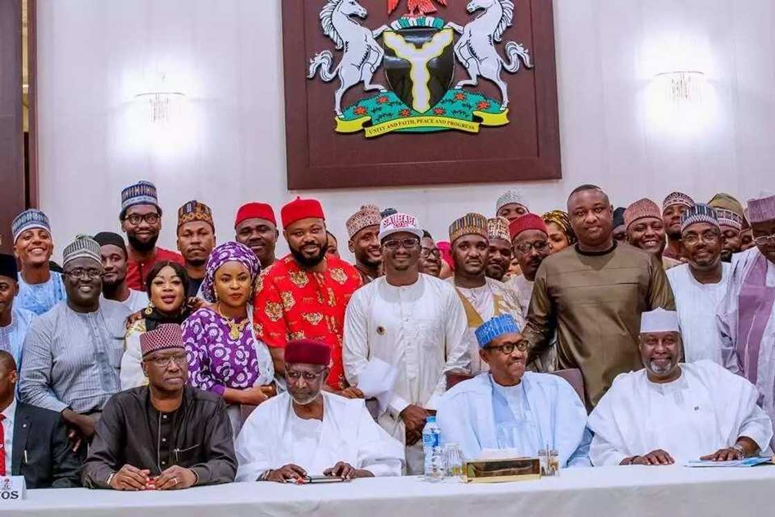 Wata kungiya za ta shiga Kotu da Shugaban INEC saboda an sayawa Shugaban kasa Buhari fam Wata kungiya za ta shiga Kotu da Shugaban INEC saboda an sayawa Shugaban kasa Buhari fam