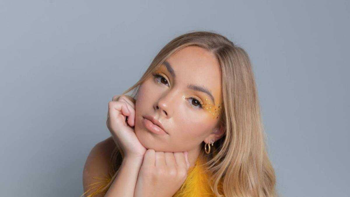 Alex French's biography: age, height, net worth, why is she famous ...