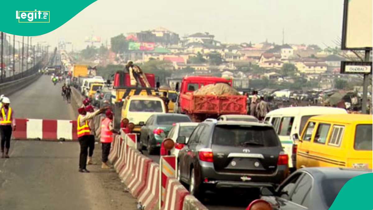 Container truck crash triggers massive gridlock on Lagos-Ibadan Expressway