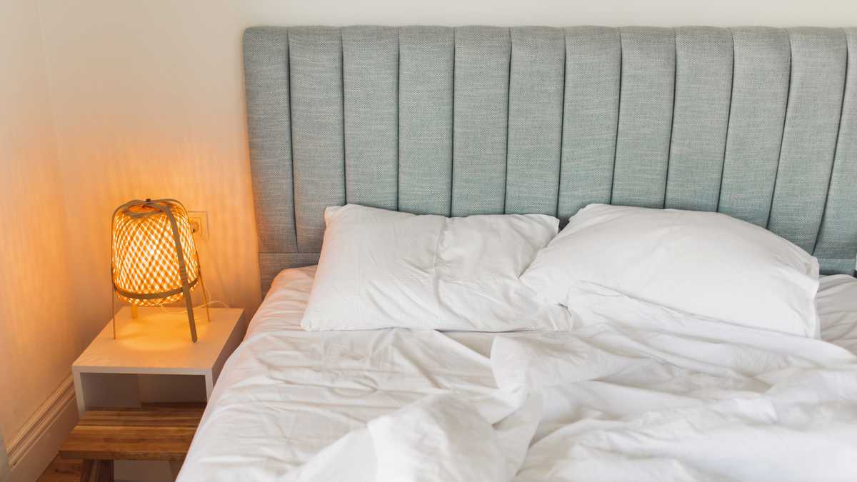 I lifted our mattress to find my earring—Then I discovered my husband’s secret