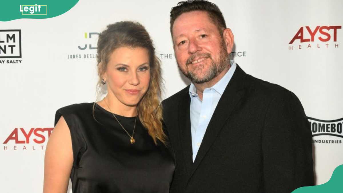 Who is Mescal Wasilewski? Meet the clinical social worker and sober coach who married Jodie Sweetin