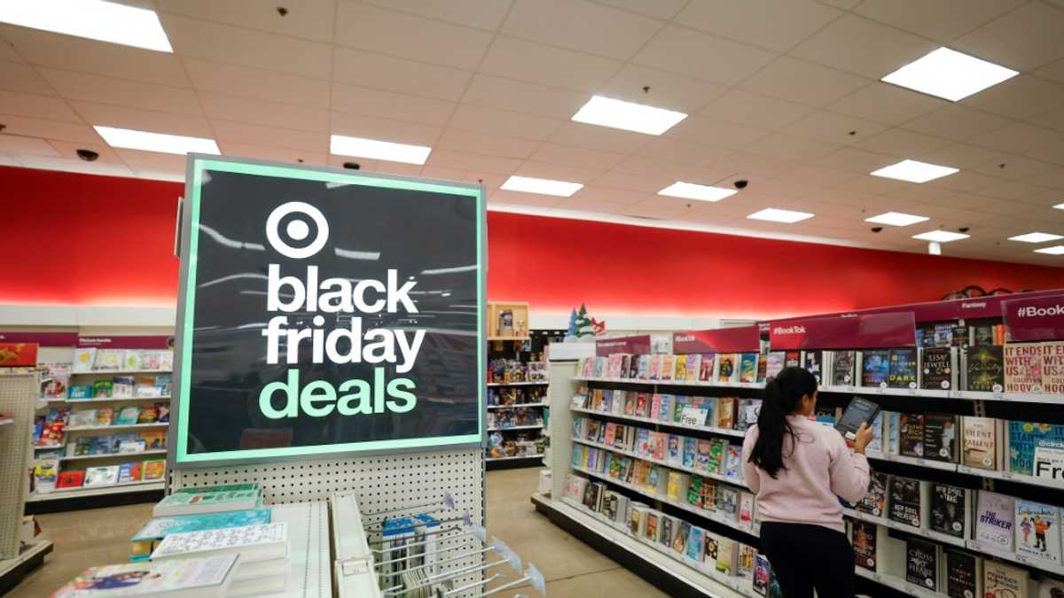 'Black Friday' deals target inflation-weary US consumers