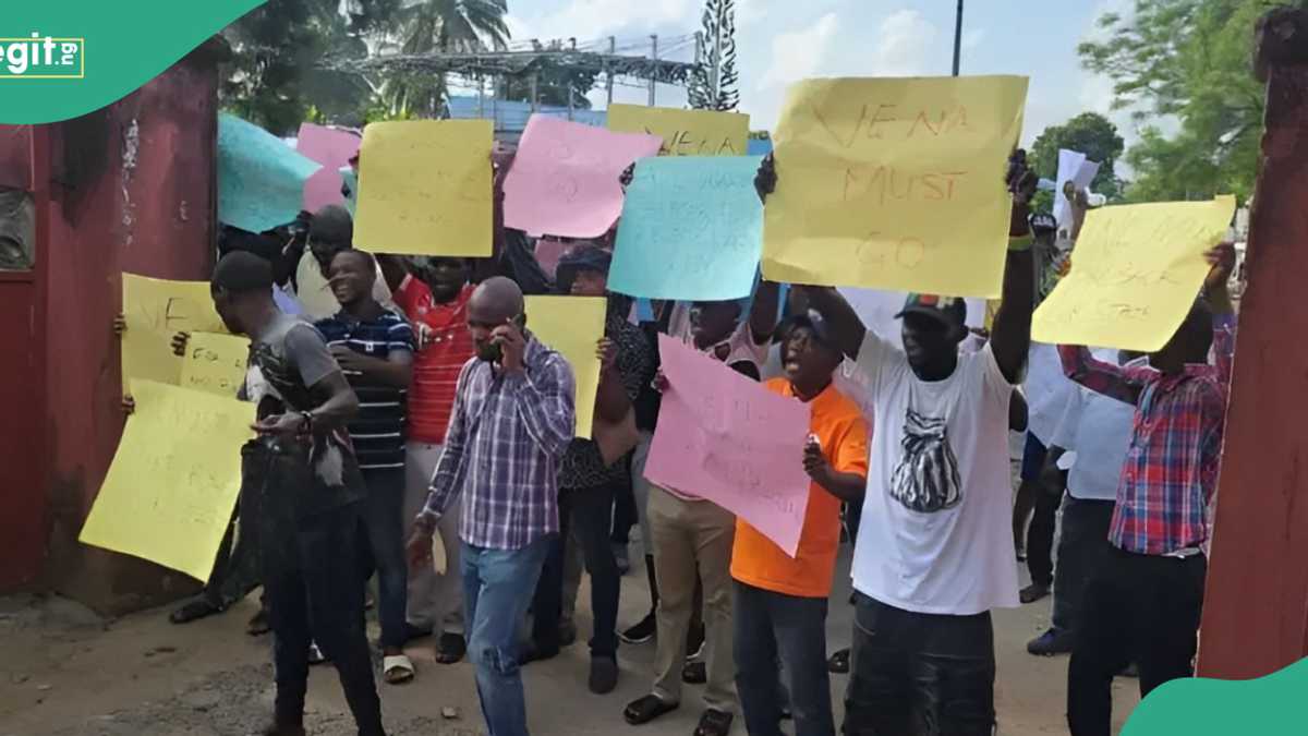 Anger boils over in Cross River as PDP members stage massive protests, reason emerges