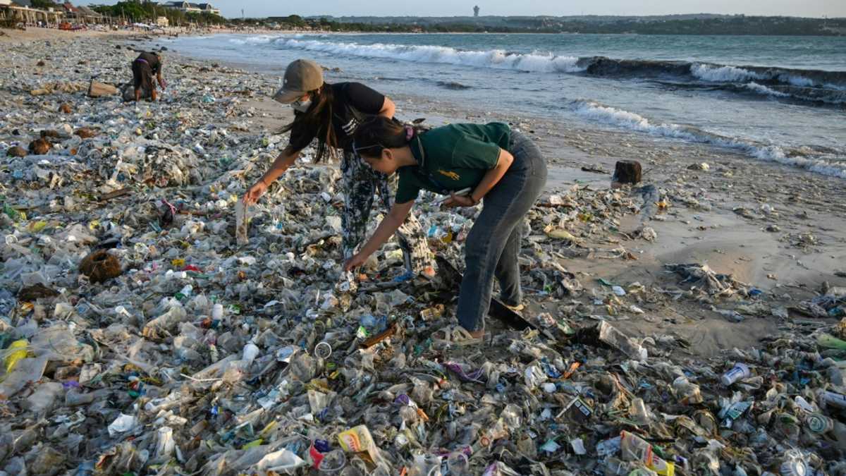 Plastic pollution talks: the key sticking points