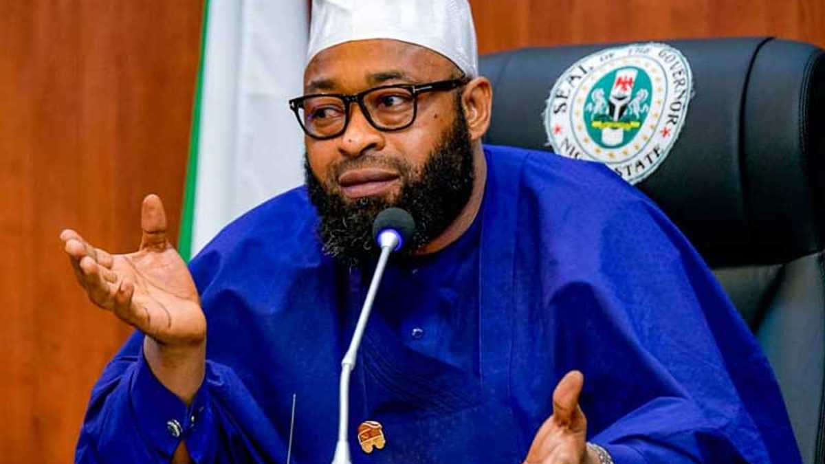 Four students and a woman die in crash involving Niger governor’s convoy