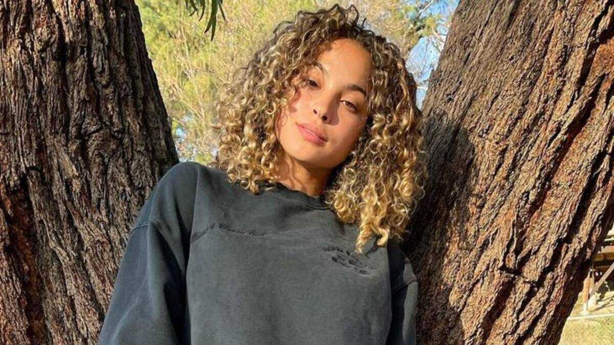 Riley Simpson’s biography: age, parents, ethnicity, net worth - Legit.ng