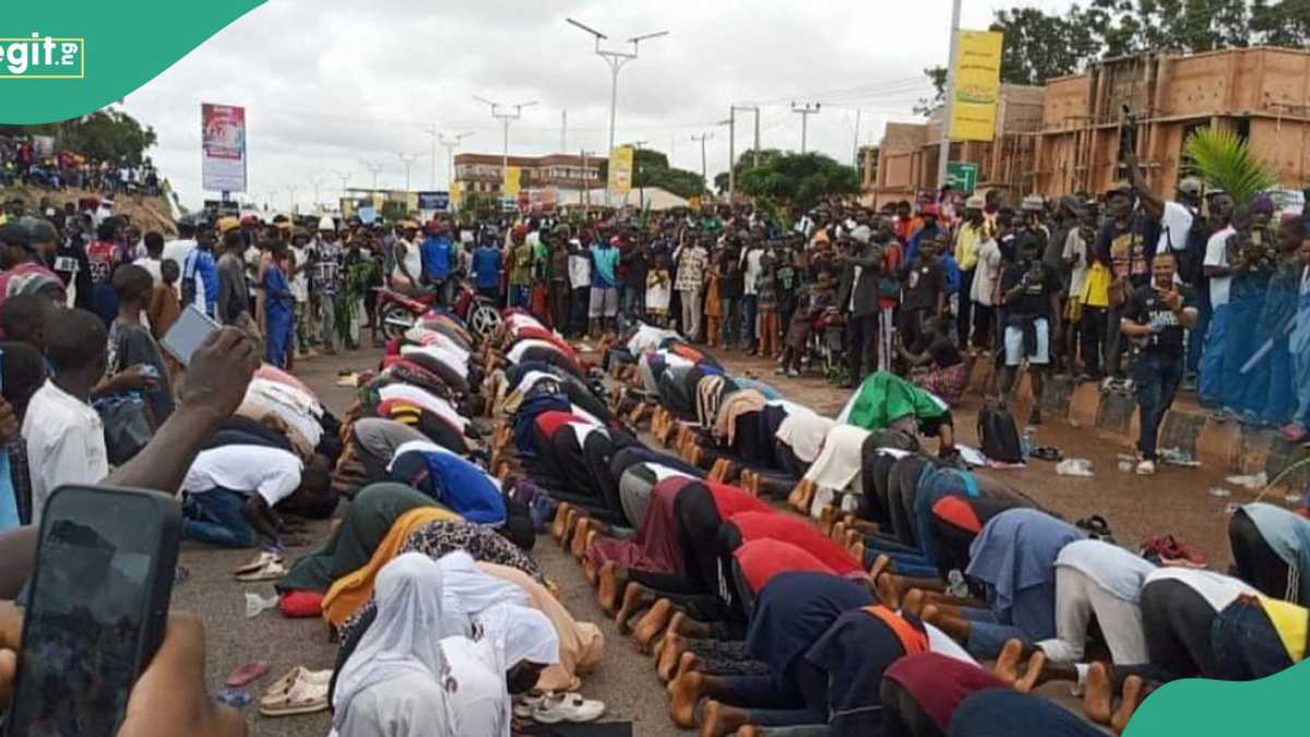 VIDEO: See what Christians did as Muslims observed prayers on day 2 of hardship protest in Osogbo