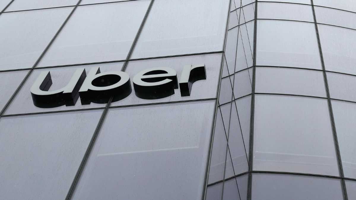 Nederland legt Uber een boete van 290 miljoen euro op vanwege chauffeursgegevens Nederland legt Uber een boete van 290 miljoen euro op vanwege chauffeursgegevens