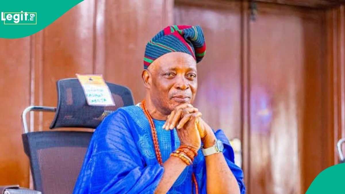 Olubadan in Mecca: Oba Rashidi Ladoja's Umrah photos ignite fierce debate, "This is wrong"