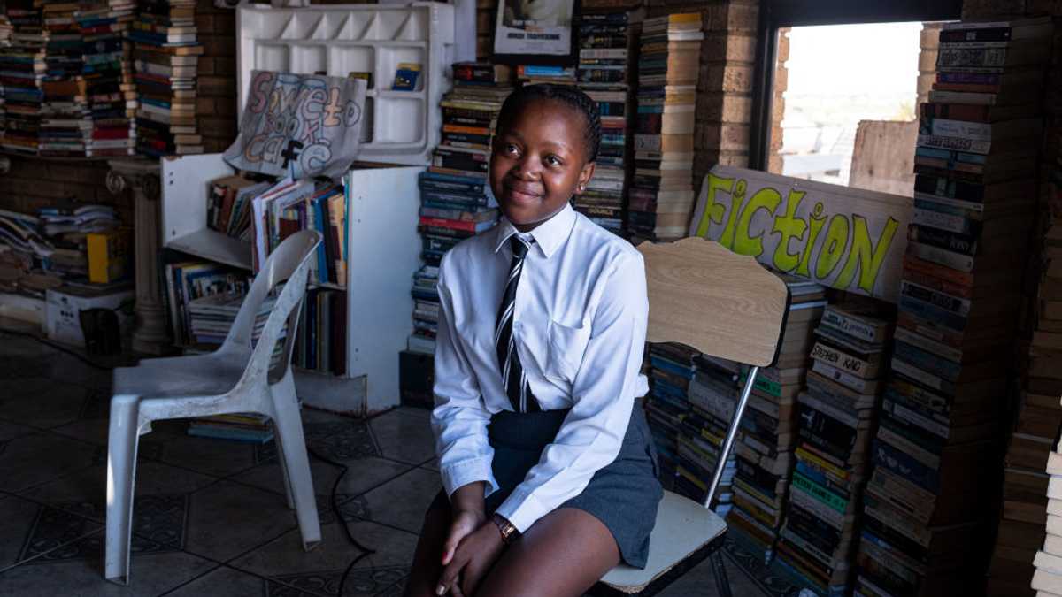 Everyone Called Me “Trash” Except One Girl — 18 Years Later, She Walked into My Café