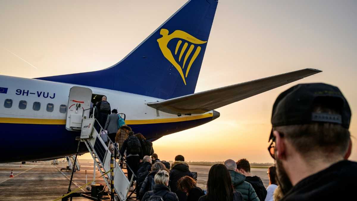 Spain fines 'abusive' budget airlines 179 mn euros