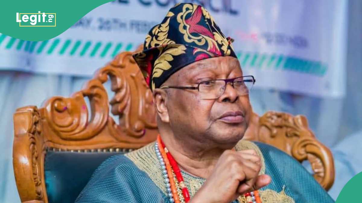 Drama As Soldiers Bar Traditionalists from Awujale's Muslim Funeral