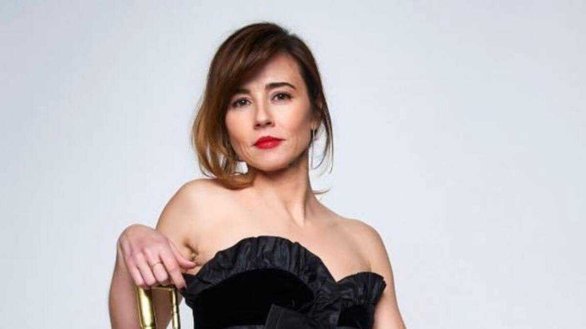 Linda Cardellini bio: age, height, net worth, husband, movies - Legit.ng