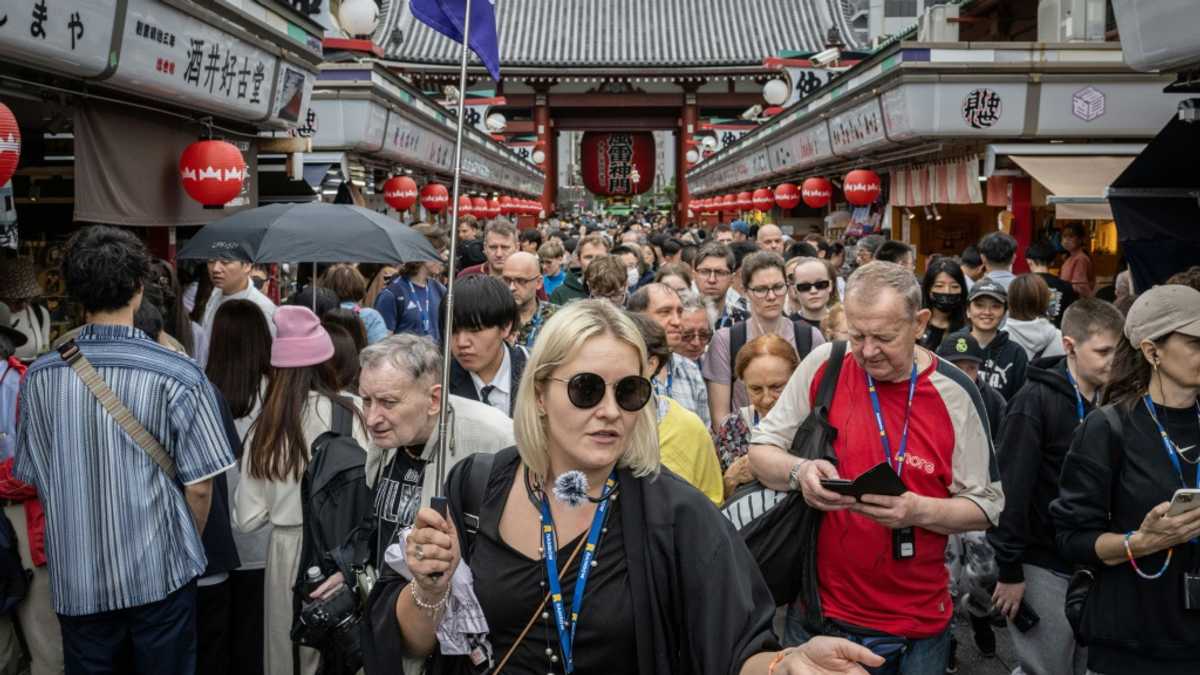Japan sees 1 mn more tourists post-pandemic, breaking half-year record