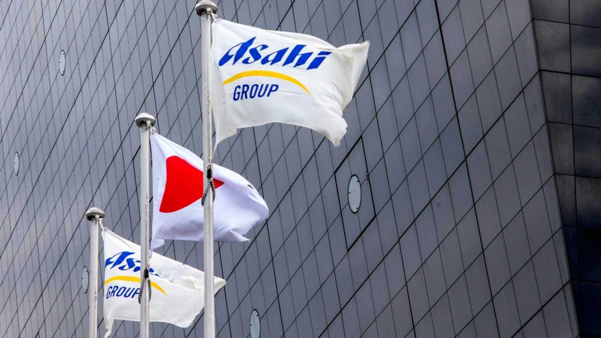 Asian stocks track latest Wall St rally as rate bets rise