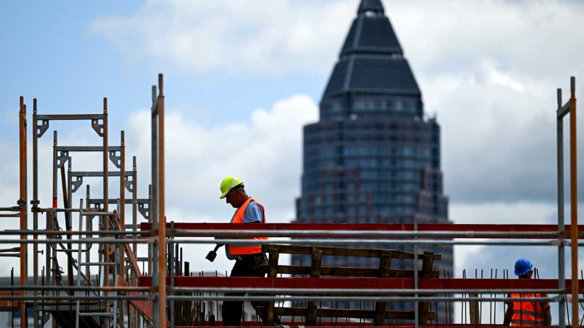 German economy unexpectedly shrinks in second quarter