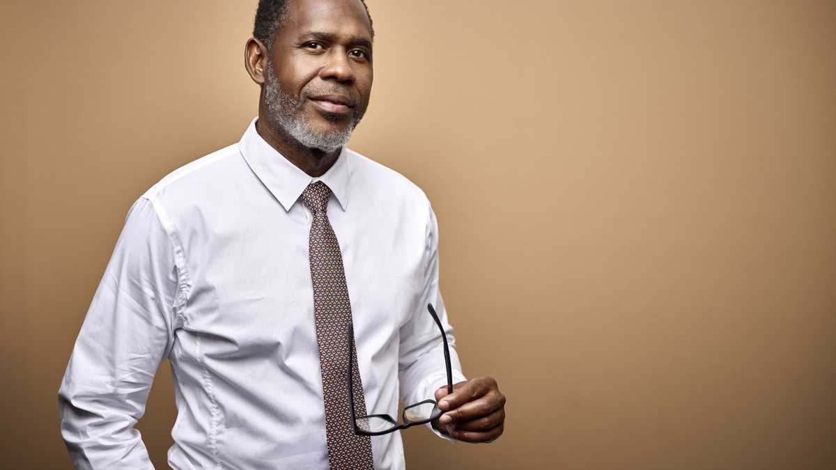 My boss wore brightly colored shirts every day – The day he wore white, I called the police