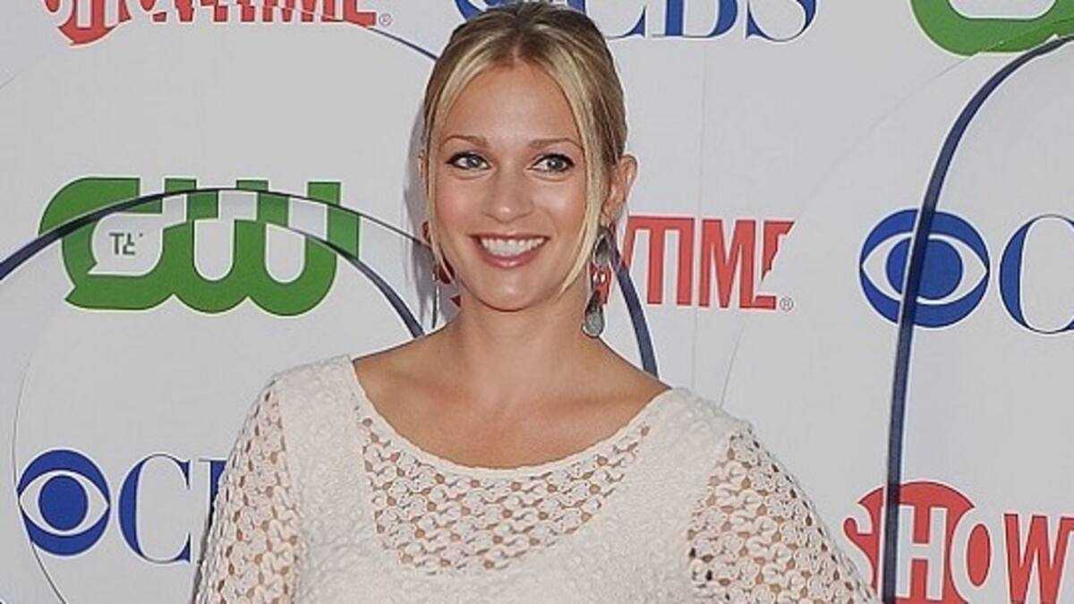 A. J. Cook bio: Age, height, husband, net worth, movies and TV shows -  Legit.ng