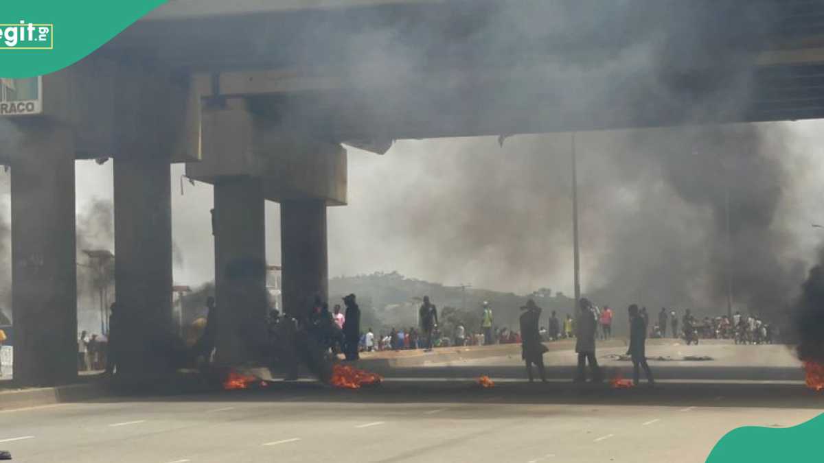 BREAKING: Chao in Kaduna as protesters set KASTLEA office ablaze, loot items