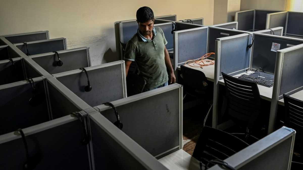 Internet blackout paints dark picture for Bangladesh call centres