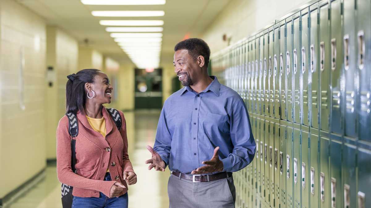 The principal halted graduation for a late father — What he said left everyone silent