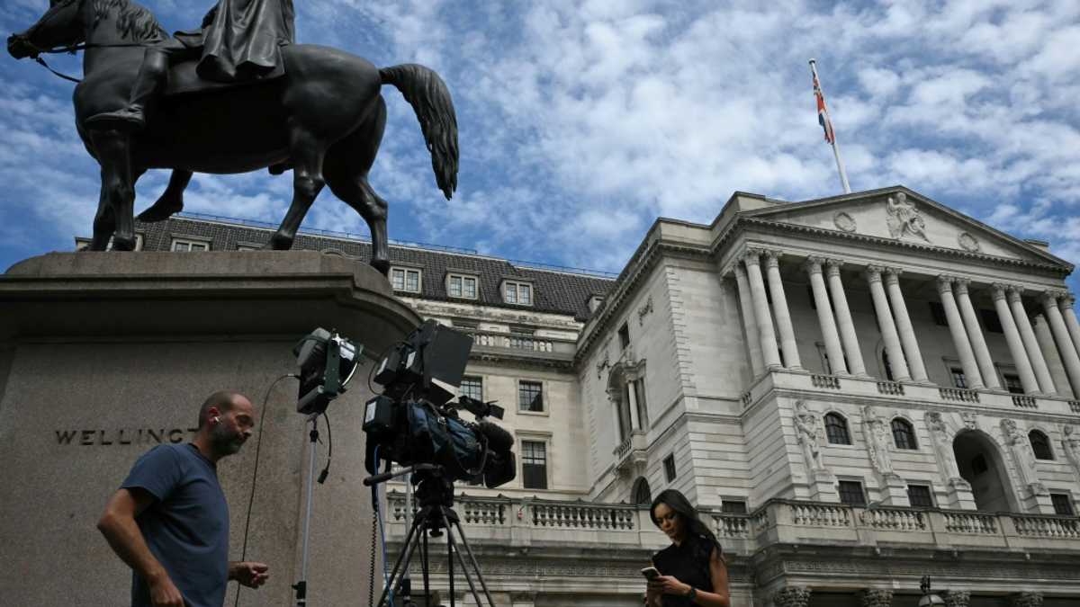 Bank of England to finally cut interest rate?