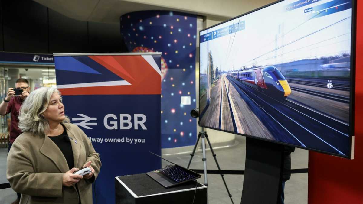 UK's renationalised trains to get Union Flag makeover