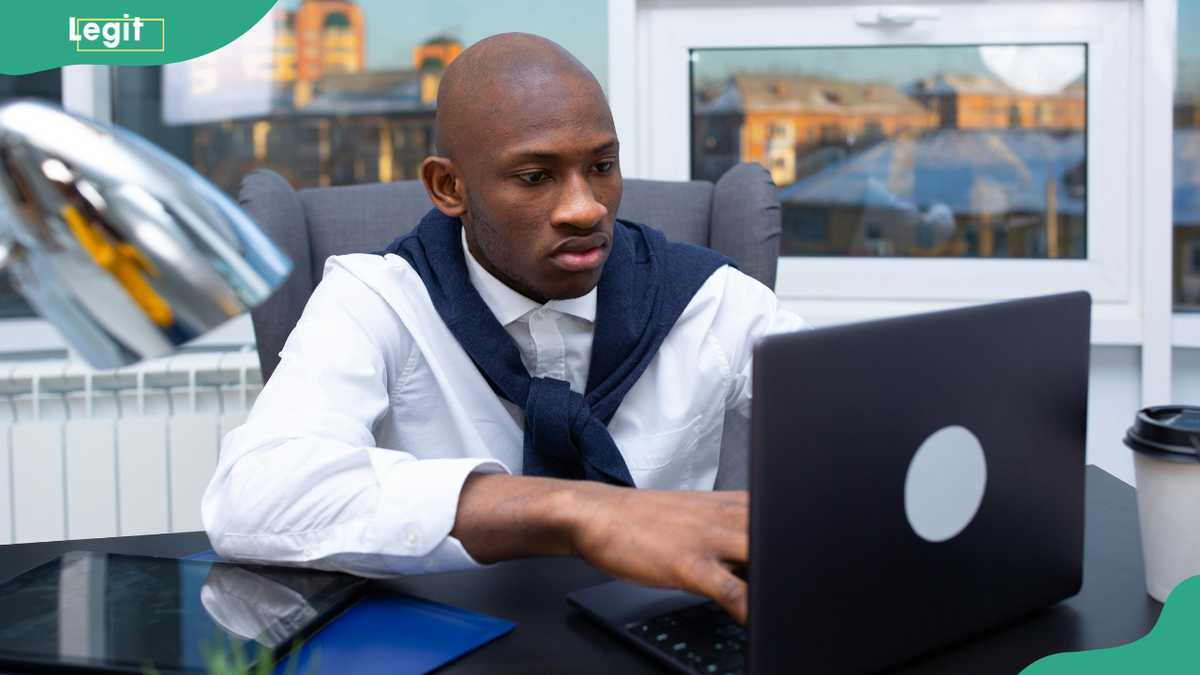 How much does a software engineer earn in Lagos vs Silicon Valley at entry, mid, and senior levels?