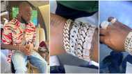 For the umpteenth time, Davido visits luxury jeweller abroad, splashes millions on new set of hand-chains