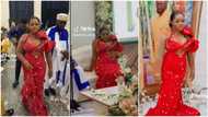 "She is pregnant": Bride wears tight corset on her wedding day, struggles to breathe & sit in video