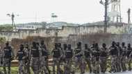 Ecuador drug violence: six police wounded in prison riot