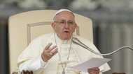 In video: Watch what Pope Francis did because of the many priests who died helping people with COVID-19