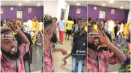 "Good morning everybody": Man shocks people queuing for naira notes, shouts suddenly inside bank