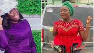 Oniduro Mi crooner Yinka Alaseyori 'loses home training' in video, screams as she gets a car as birthday gift