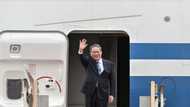 China Premier Li meets Samsung boss, vows to help foreign firms