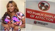 Dem don show single people shege: Hilarious reactions as OAP TaymiB laments over no PDA sign in an estate