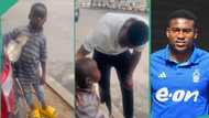 Nigerian boy rejects Pounds Sterling given to him by Nottingham Forest player Taiwo Awoniyi