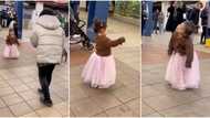 "She started shaking her shoulders": Girl dances to sweet music from saxophone, video of her steps goes viral