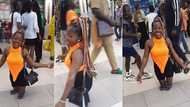 "She's so beautiful": Lady with small stature storms mall, creates scene as people stare in viral video