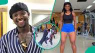 Lady uses VeryDarkMan as weights in gym, carries him while squatting: “Lifted him like it’s nothing”