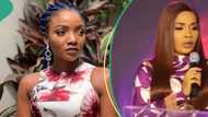 Simi blasts female pastor for advising girls to ditch their natural hair for wigs: "God no send una"