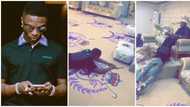 Fans commend Wizkid for prostrating while paying respect to Oba Saheed Elegushi at his palace (video)