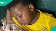“Na Nigeria I later end up”: Young kid places her hand on her chin in deep thought